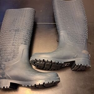 Tommy Hilfiger Women's Saray Rain Boot   Size 7